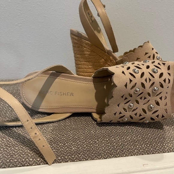 Marc Fisher Wedges - Picture 2 of 4